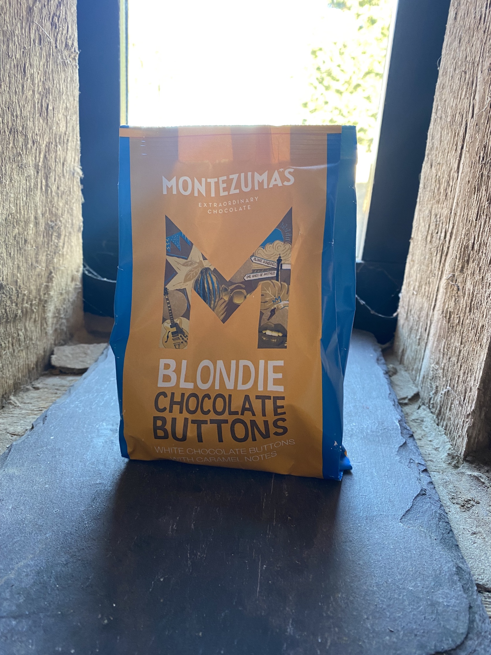 Carfrae Farmshop Montezuma Blondie Buttons 150g