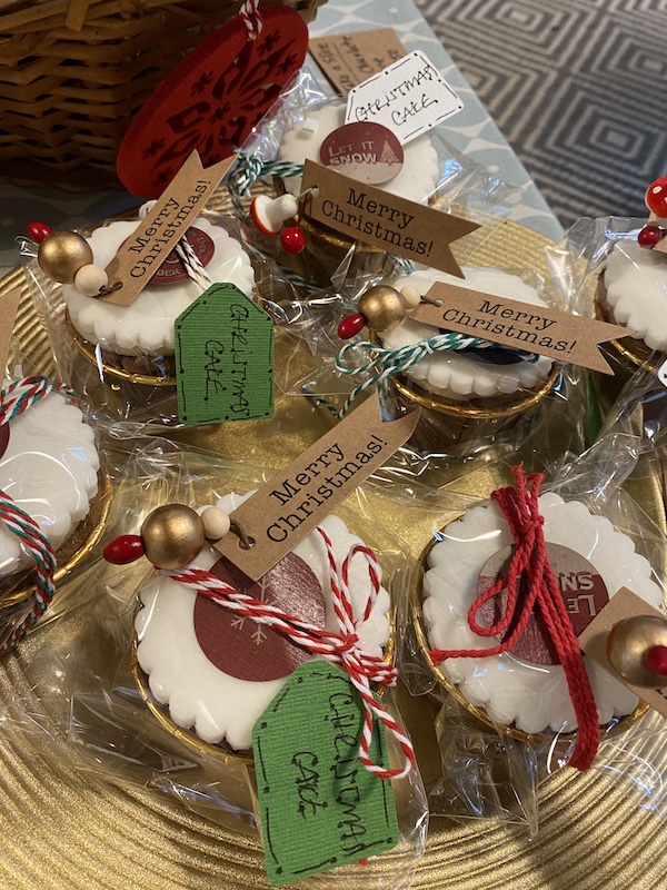 Take a Slice Individual Christmas Cake